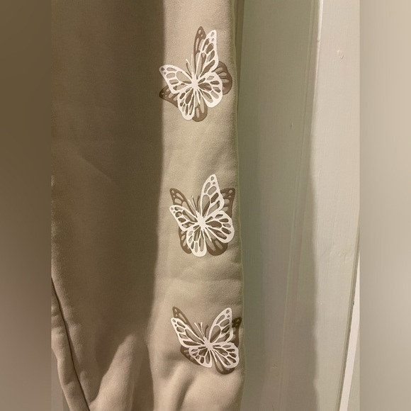 Olive Avenue butterfly joggers X-large NWOT - Picture 2 of 6